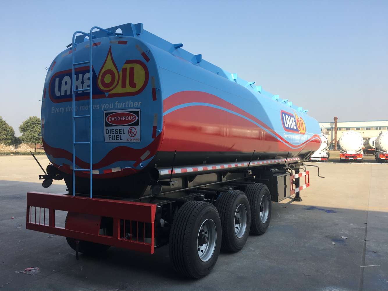 Semi-remorque citerne à carburant à 3 essieux