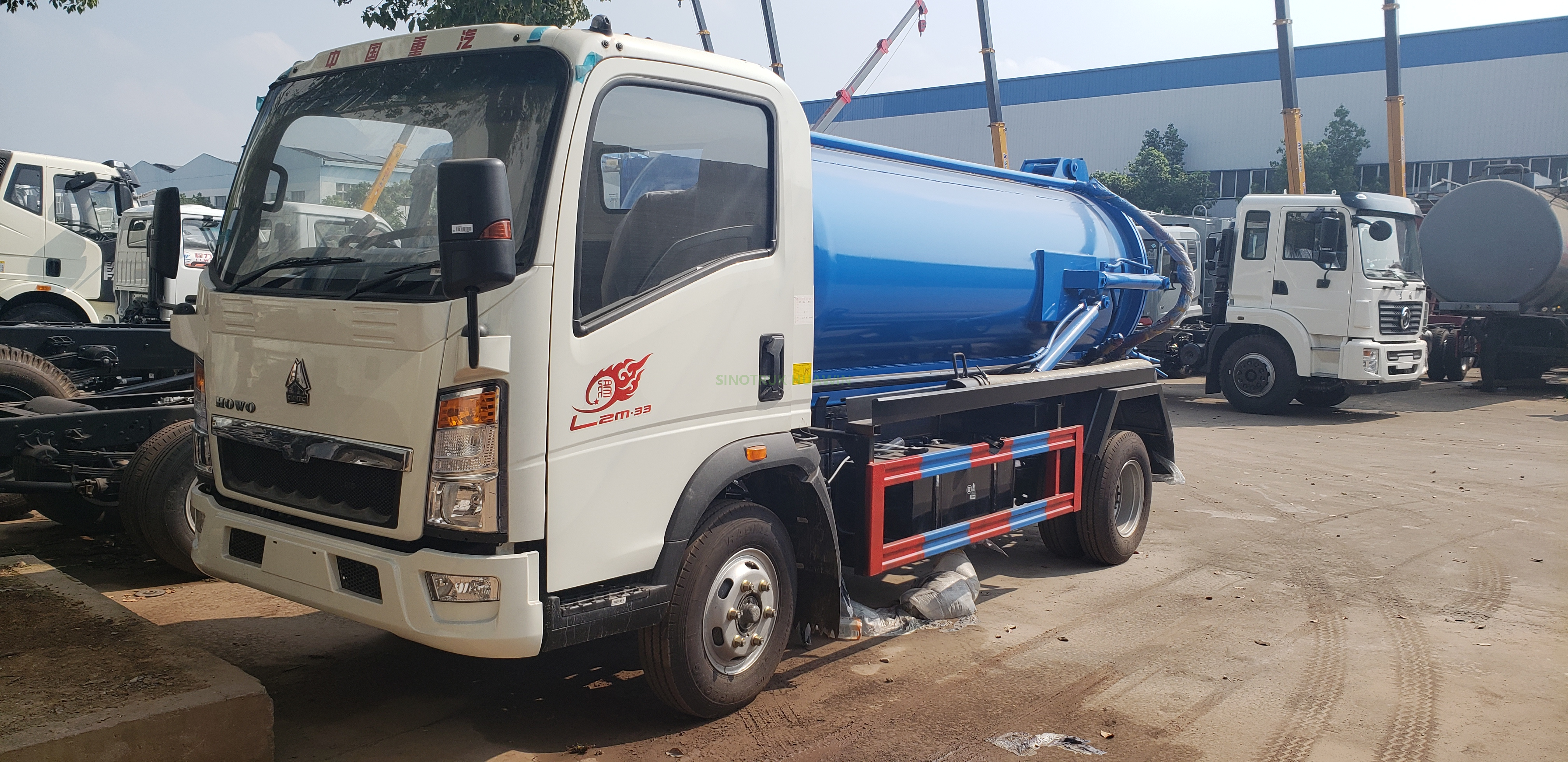 SINOTRUK HOWO Camion léger 4X2 Camion d'aspiration des eaux usées à vendre