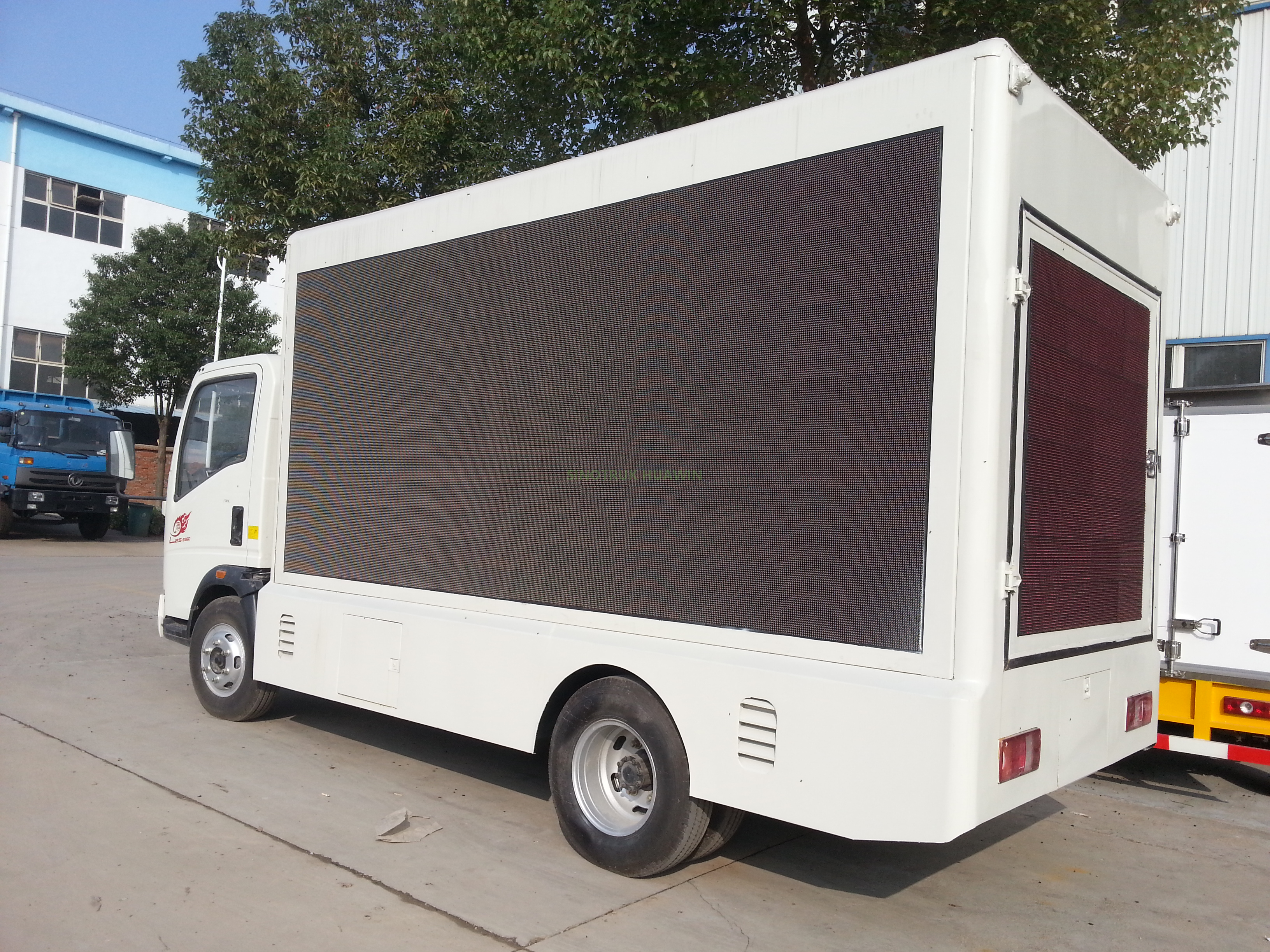 Camion LED publicitaire SINOTRUK 4x2