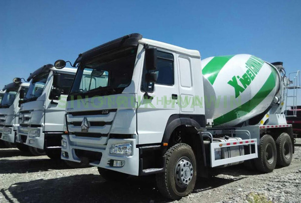 SINOTRUK HOWO 6X4 8CBM 10CBM conduite à gauche conduite à droite camion malaxeur à béton