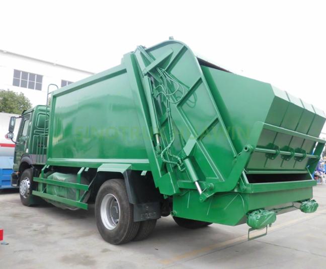 Camion collecteur de déchets SINOTRUK HOWO 4X2